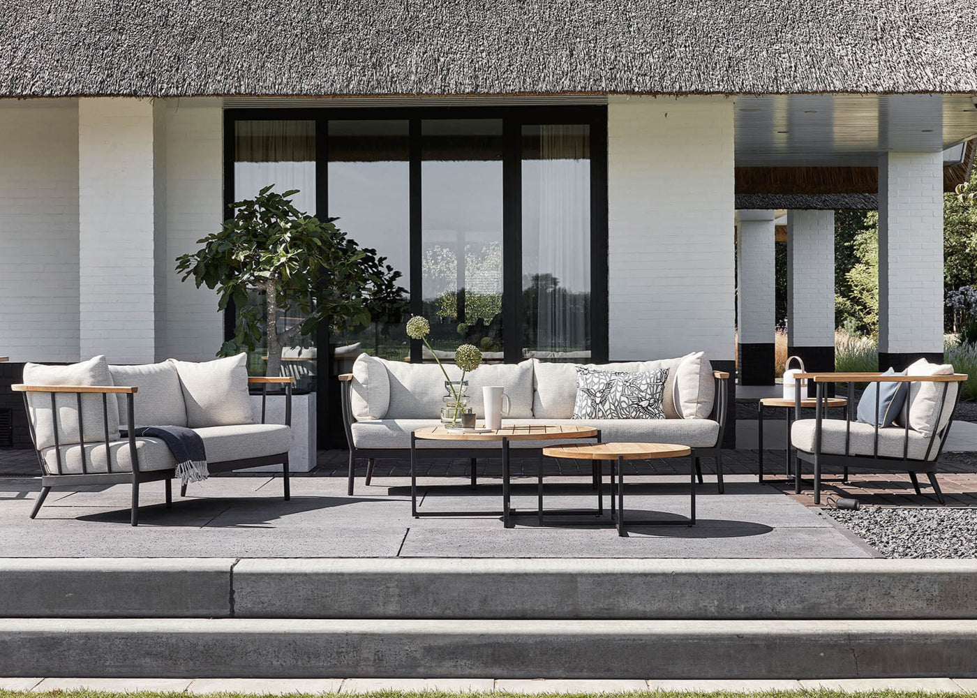 Apple Bee Condor sfeerfoto in de tuin