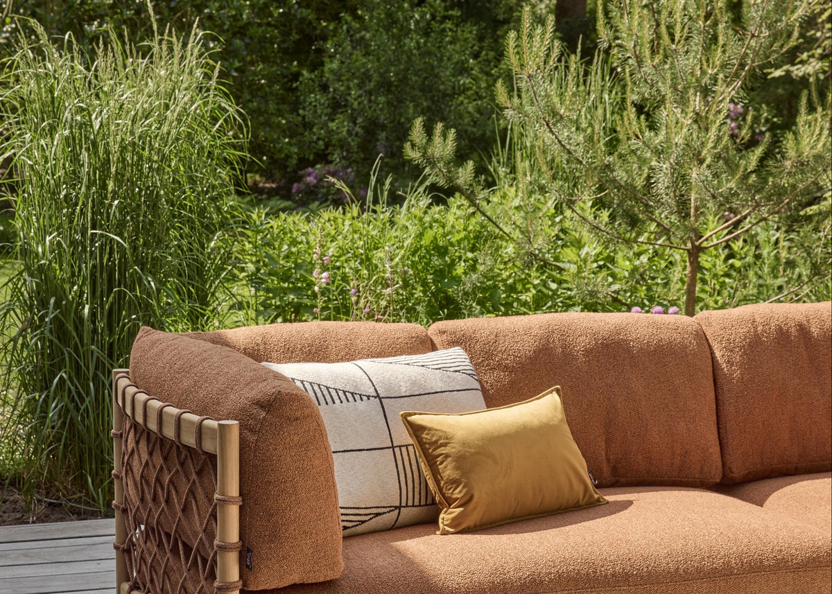 Apple Bee Grace loungebank teak met cognac BEE WETT kussens en sierkussens