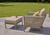 Apple Bee Pulau loungestoel met voetenbank (hocker) in Champagne aluminium en rope & Vongole Biculair® wicker