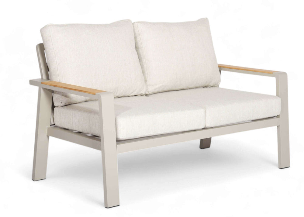 2_zits_bank_taupe_1 met beige kussens