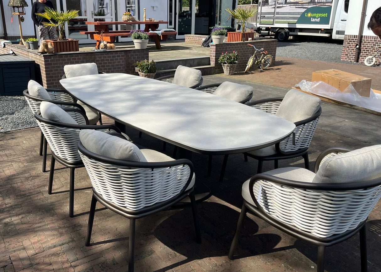 Apple Bee Pine Key Bronze Diningset – 280 cm – Melville & 8 Stoelen
