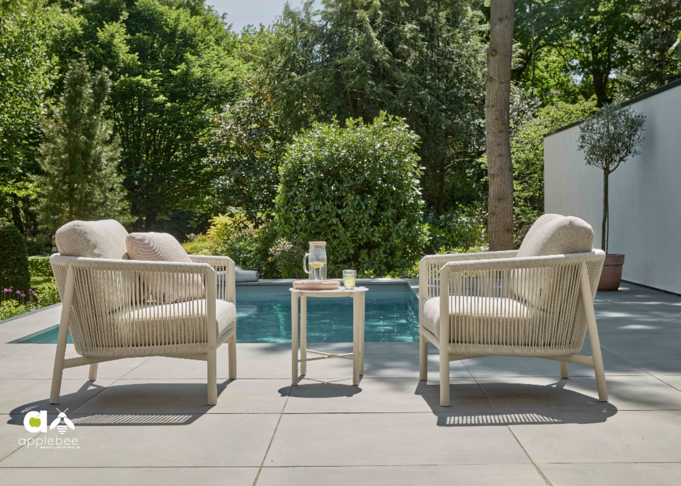 Apple_Bee_Bora_Bora_Oyster_Loungechairs