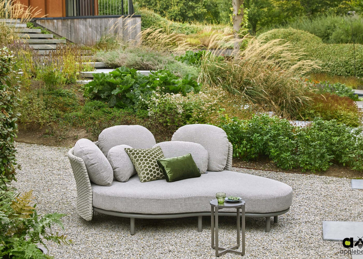 Apple Bee Chill Out daybed in warm Taupe rope. Voorzien van sneldrogende BeeWett® kussens