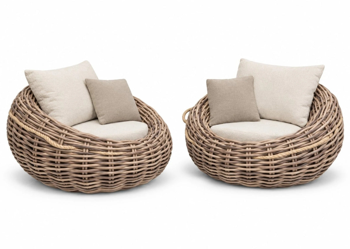 Apple Bee Cocoon Stoelenset – 2 loungestoelen met Biculair® wicker en BeeWett® kussens, witte achtergrond