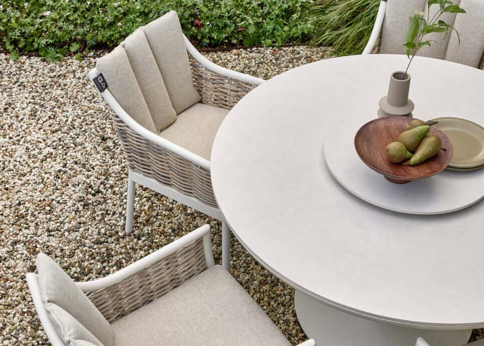 Apple Bee Milou Dining