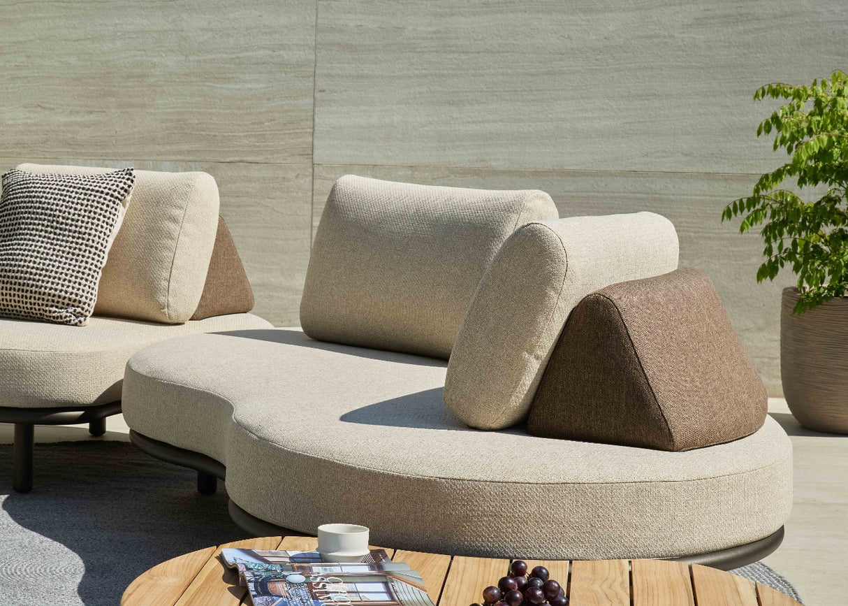 Apple_Bee_MoonIsland_Bronze_detail cotton flower