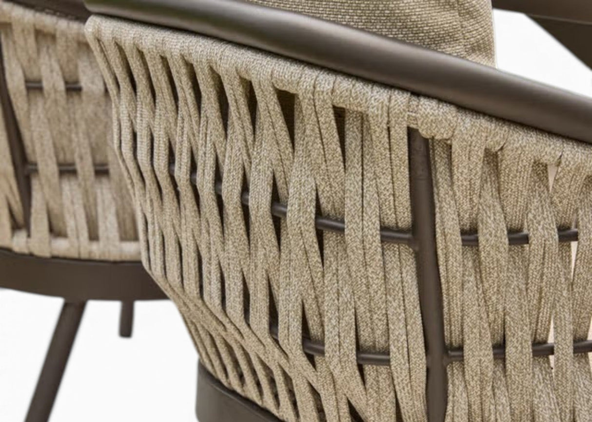 Close-up van de BEE WETT® kussens en Sand rope afwerking van de Apple Bee Murni Bronze