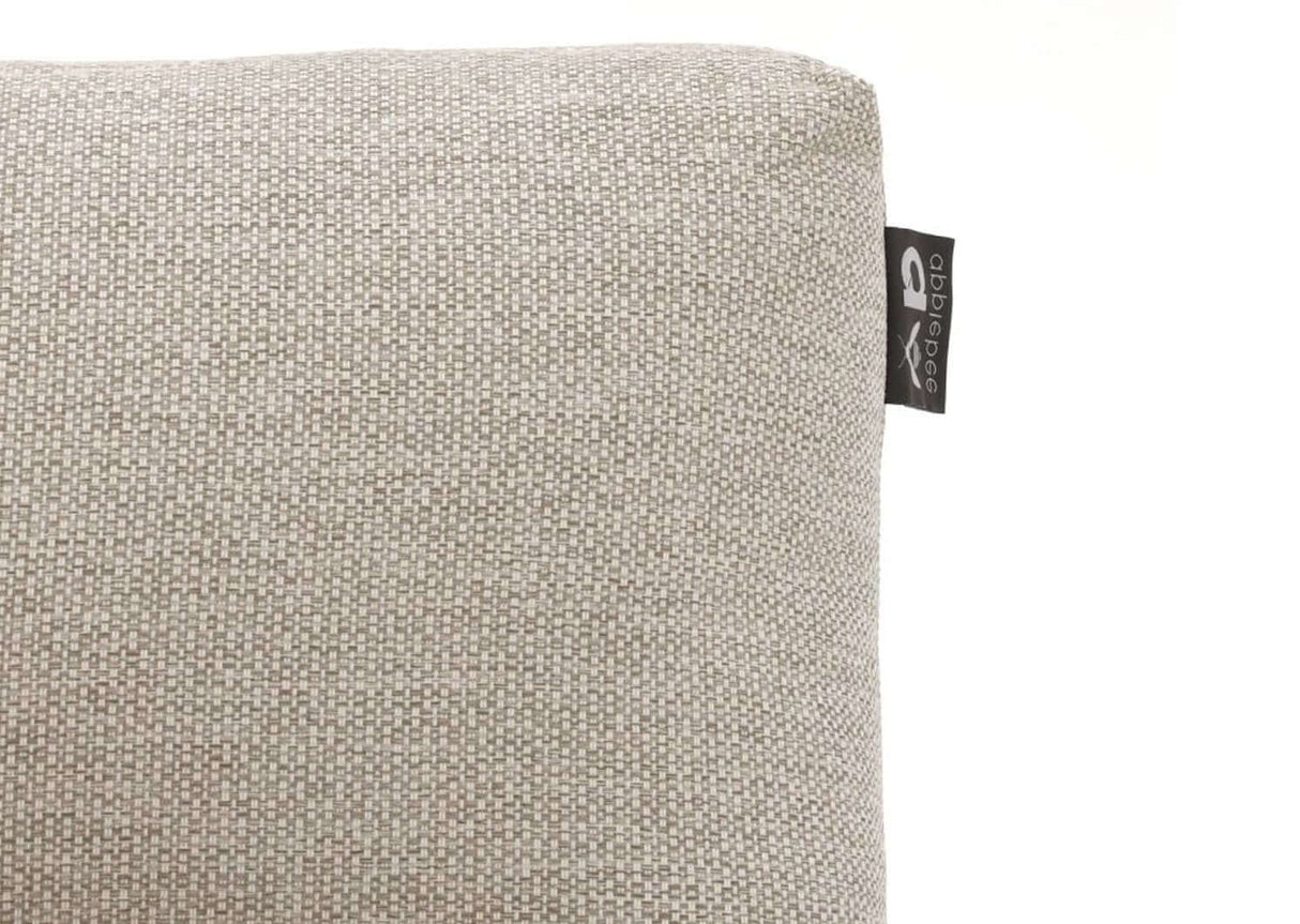 Detailfoto van het kussen van de Apple Bee Condor lounge tuinstoel, met aandacht voor het comfort en de kwaliteit van het materiaal