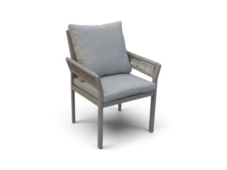 Belito Noor dining stoel met taupe aluminium frame, rope armleuningen en zachtgrijze kussens