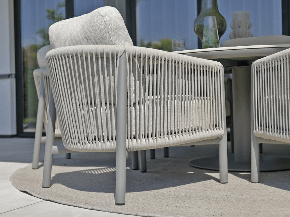Bora Bora low dining chair